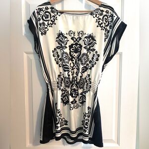 Mind Code Black and White Floral Blouse